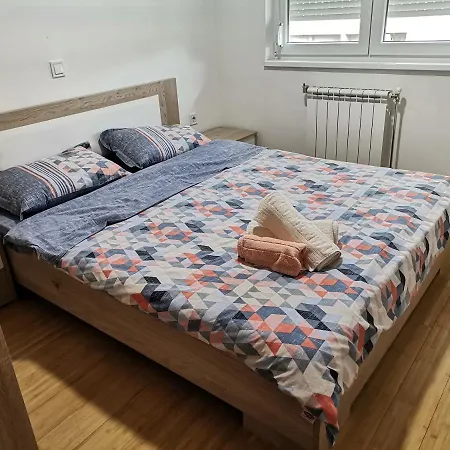 Calla - 22, Suits So Parking Appartement Skopje